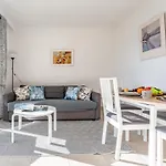 Tranquil 2Br Coastal Bliss